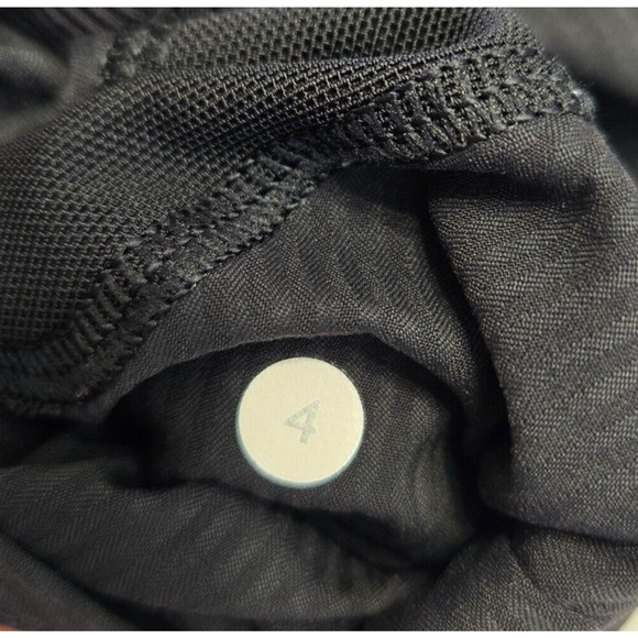 Lululemon Womens Dance Studio Capri Crop Pants 4 Black Mid Rise Active Yoga Gym - Picture 6 of 9